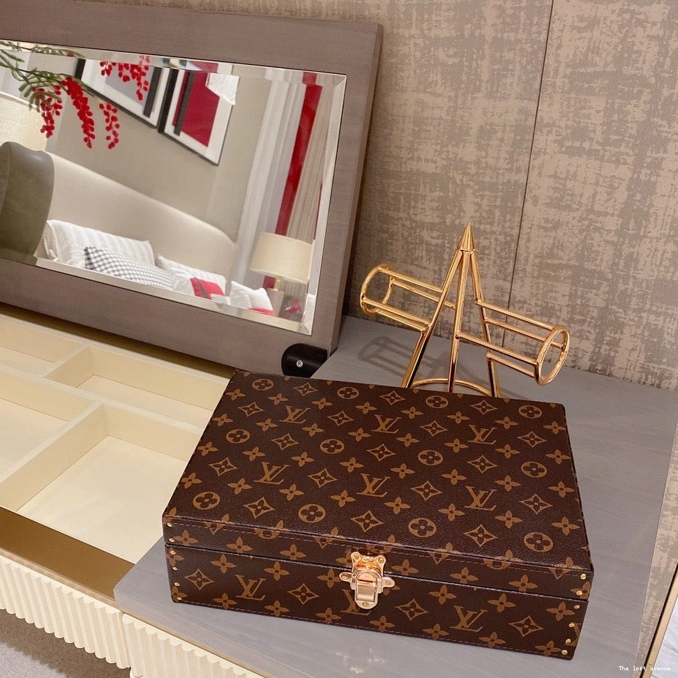ACCESSORIES LV BOX CUSTOM 0813